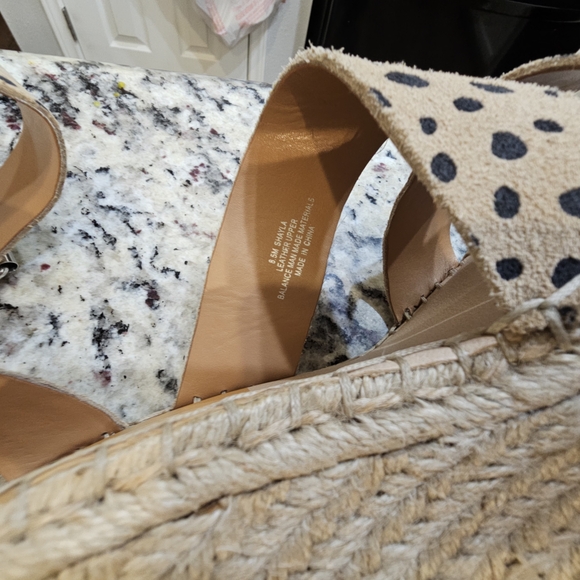 Dolce Vita Espadrilles Cream and Black Ankle Strap - Picture 4 of 5